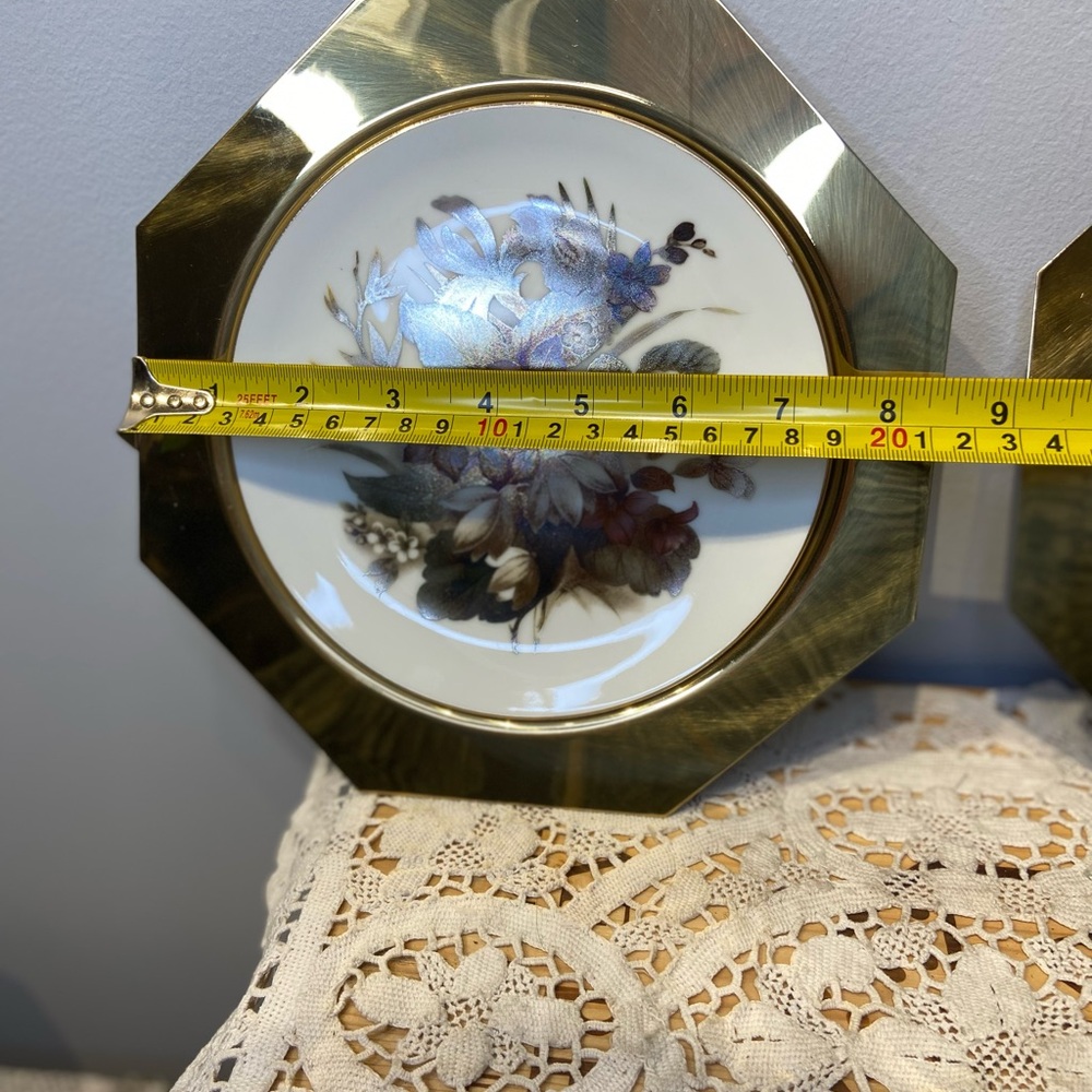Pair of Brass Framed Porcelain Plates Purchased from Birks - Picture 8 of 12